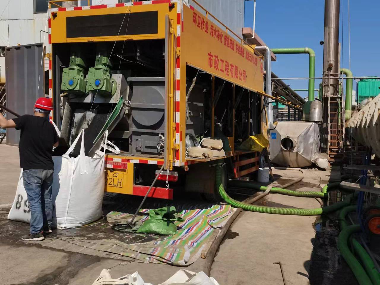 昆山淤泥压干处理